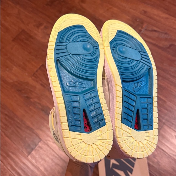 Size 10 Nike Zoom Air High-Tops - Yellow and White (Worn Once) - Picture 11 of 13